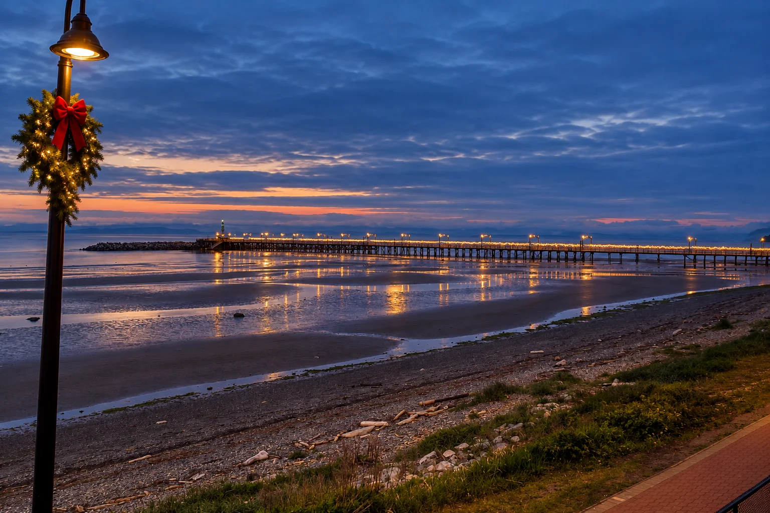 White Rock Pier extending into Semiahmoo Bay